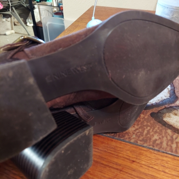 Nine west brown size 8 ankle boots leather upper buckles and cutout work rodeo - Picture 9 of 9